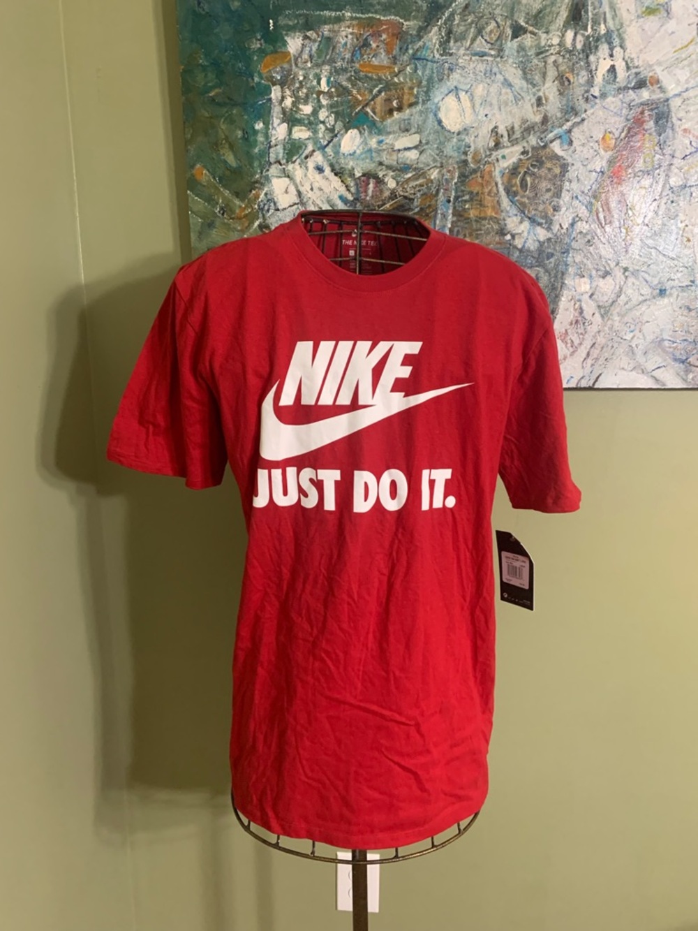 Nike T-shirt in size L. NWT